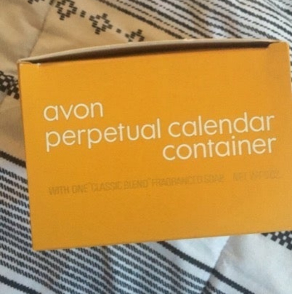 Vintage  perpetual calendar container with soap factory sealed rare - Picture 4 of 6